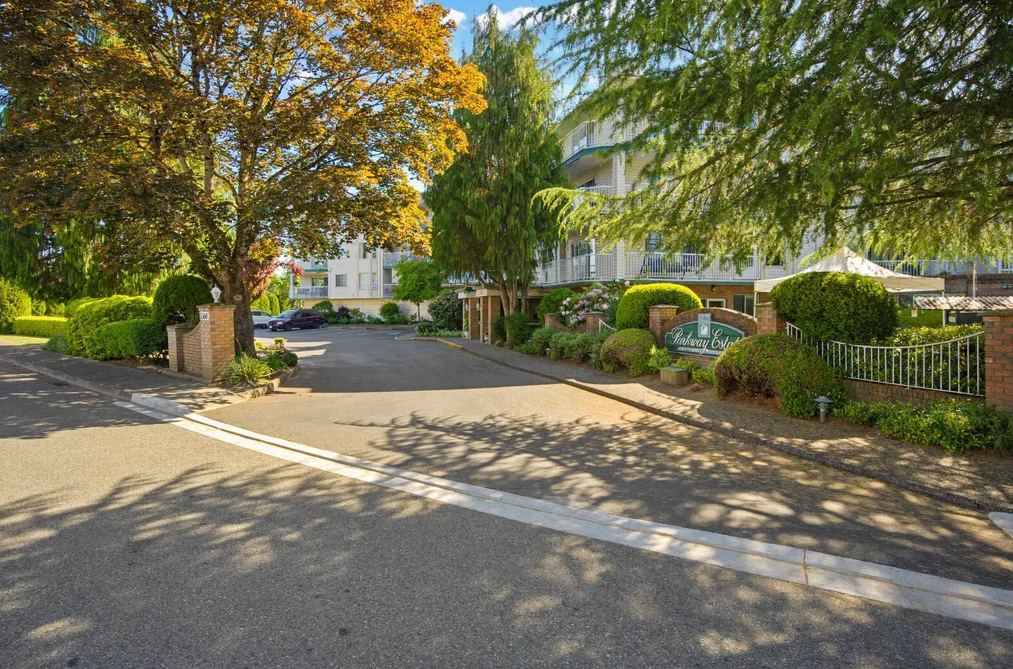 205 5360 205 STREET, Langley BC V3A 7Y6, Langley BC — Residential for Sale - Photo 2