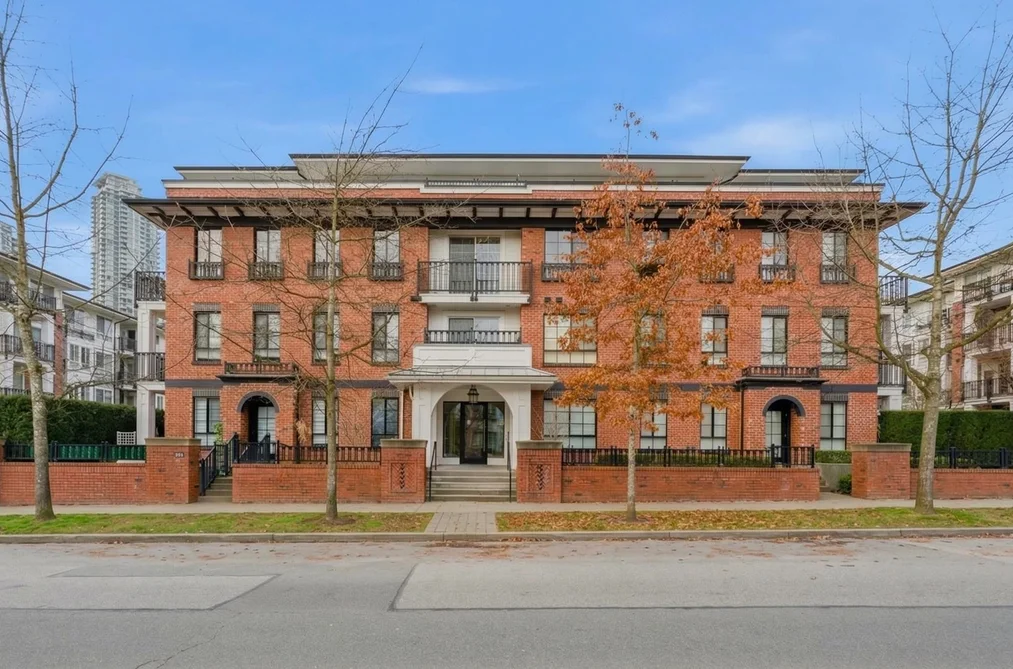 Condo for sale at 205 553 Foster Avenue Coquitlam British Columbia - MLS: R3109249