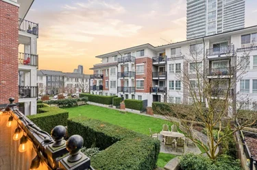 553 Foster Ave Unit 205, Coquitlam, BC - MLS: R3163861