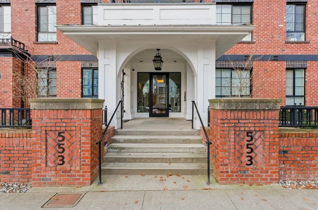 205 553 FOSTER AVENUE, Coquitlam BC V3J 0B5, Coquitlam BC — Residential for Sale - Photo 2
