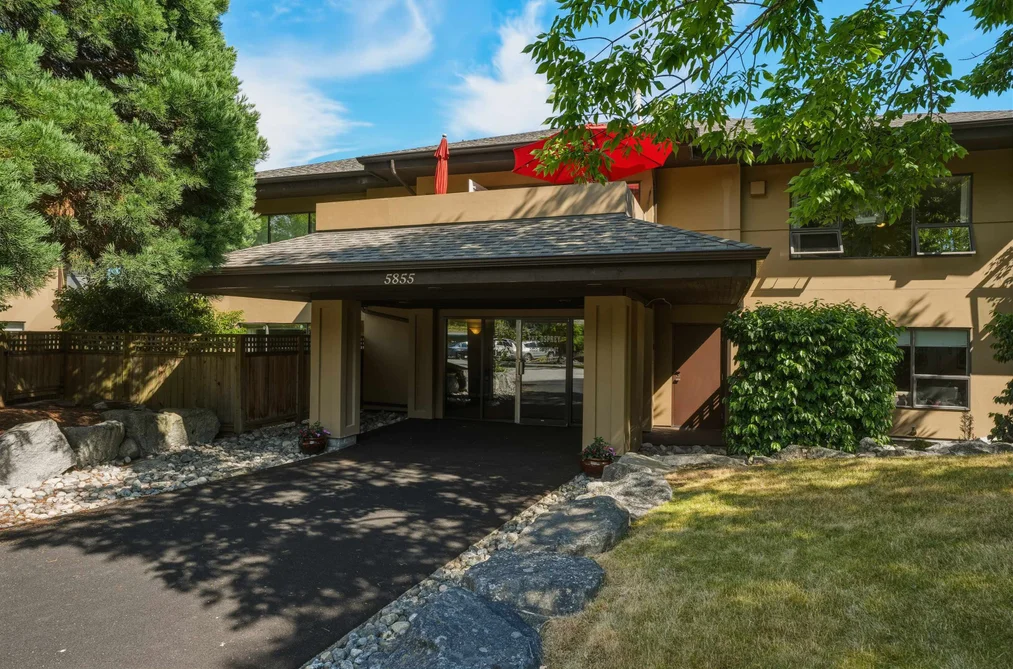 205 5855 COWRIE STREET, Sechelt BC V7Z 0K1, Sechelt BC — Residential for Sale - Main Photo