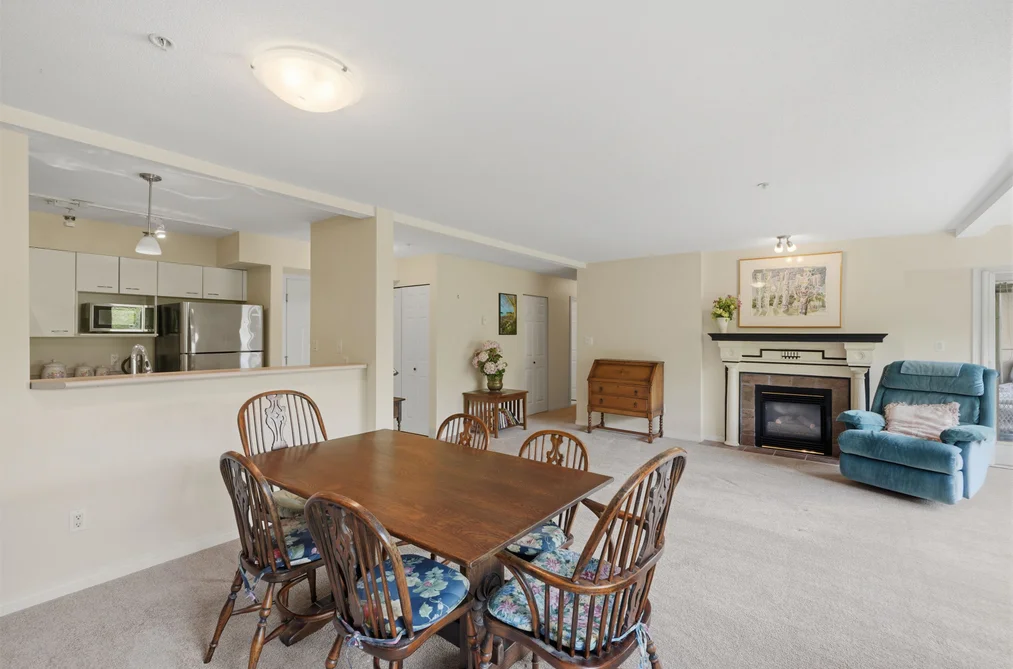 205 5855 COWRIE STREET, Sechelt BC V7Z 0K1, Sechelt BC — Residential for Sale — Photo 4 of 19