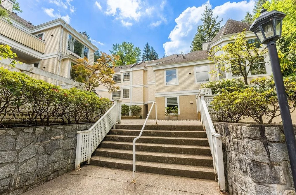 205 6860 RUMBLE STREET, Burnaby BC V5E 1A8, Burnaby BC — Residential for Sale - Photo 2