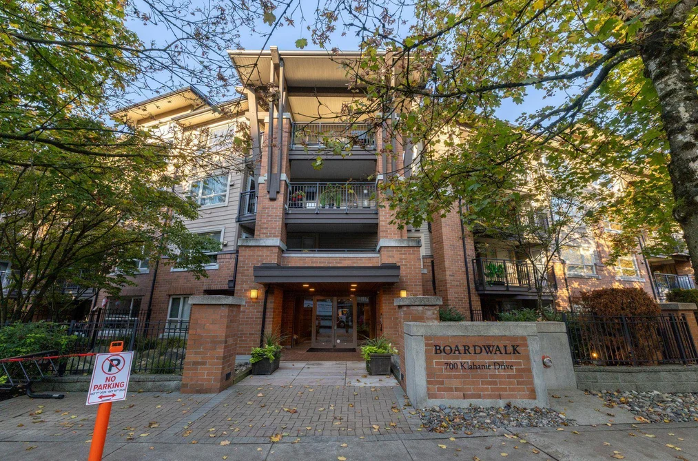 700 Klahanie Dr Unit 205, Port Moody, BC - MLS: R3178147
