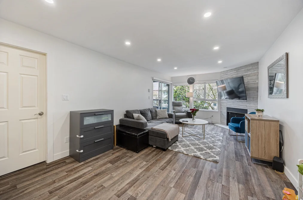 205 7465 SANDBORNE AVENUE, Burnaby BC V3N 4W7, Burnaby BC — Residential for Sale - Photo 4