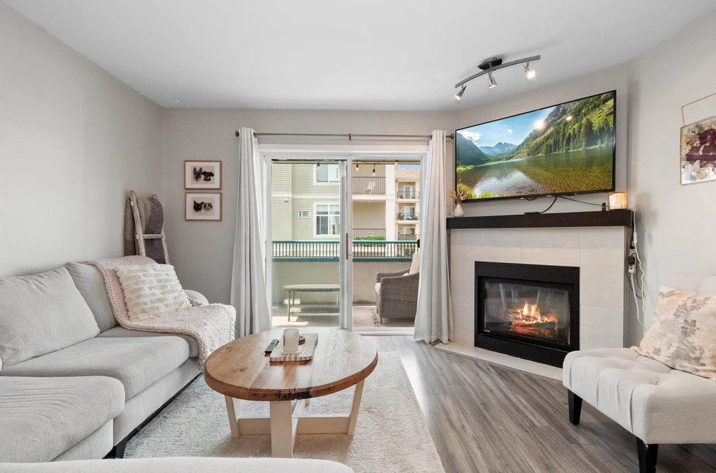Condo for sale at 205 9143 Edward Street Chilliwack British Columbia - MLS: R3123166