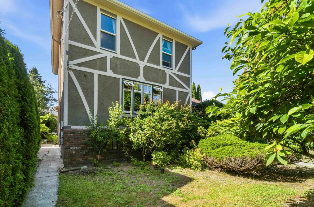 205 FOURTH AVENUE, New Westminster, BC — Residential for Sale — Photo 4 of 40