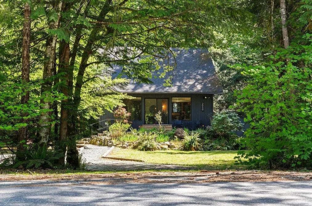 2050 MIDNIGHT WAY, Squamish BC V0N 1H0, Squamish BC — Residential for Sale - Photo 2