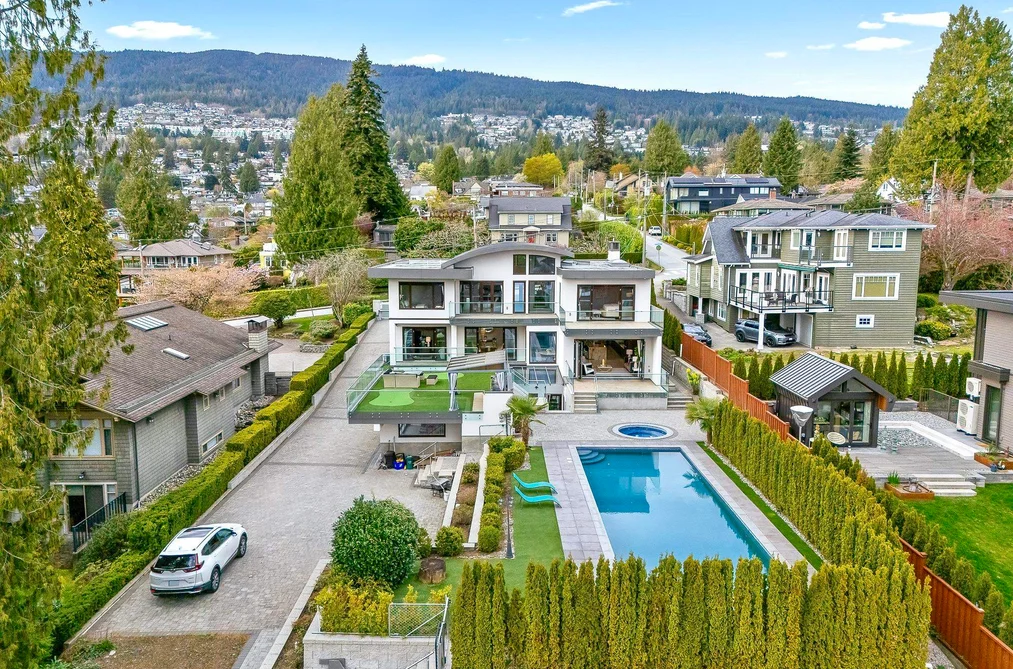 2052 INGLEWOOD AVENUE, West Vancouver BC V7V 1Z4, West Vancouver BC — Residential for Sale - Photo 2