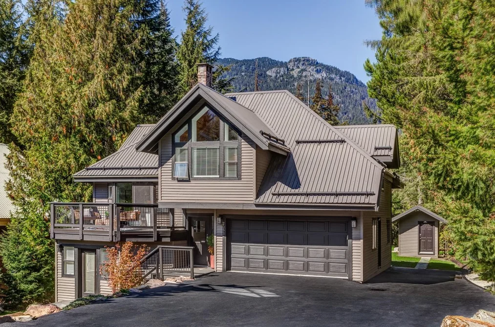 House for sale at 2053 Garibaldi Way Whistler British Columbia - MLS: R3167391