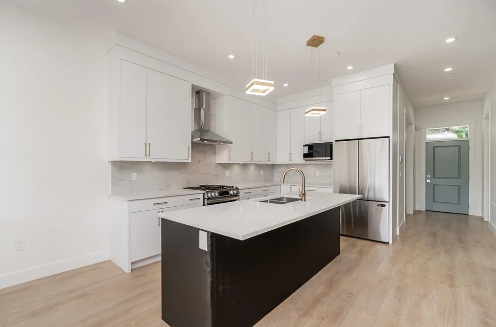 20535 74B AVENUE, Langley BC V2Y 3S8, Langley BC — Residential for Sale - Photo 2