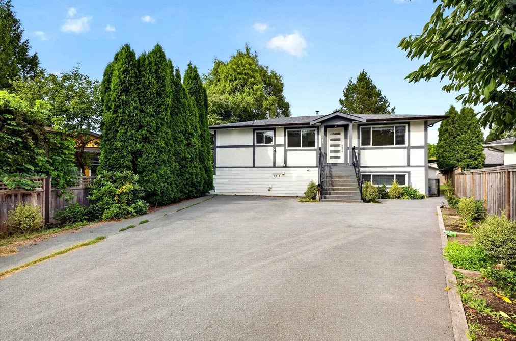 20543 50A Avenue, Langley, BC - House for Sale - Photo 3 of 40 20543 50A Avenue, Langley, BC - House for Sale - Photo 3 of 40