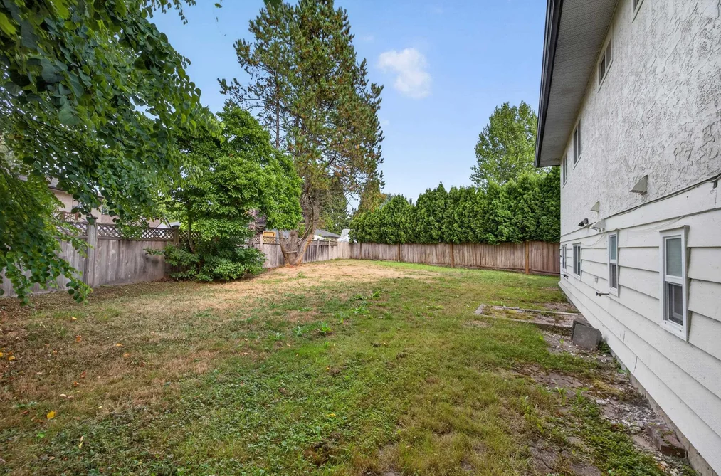 20543 50A Avenue, Langley, BC - House for Sale - Photo 38 of 40 20543 50A Avenue, Langley, BC - House for Sale - Photo 38 of 40