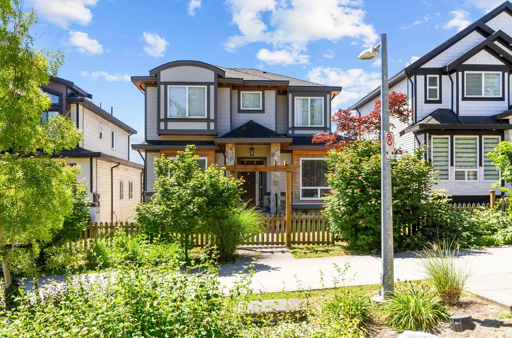 House for sale at 20546 70 Avenue Langley British Columbia - MLS: R3138769