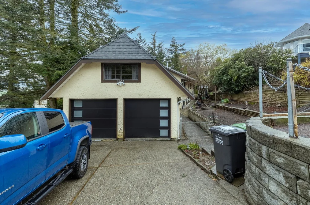 2055 LION COURT, Abbotsford BC V3G 1G3, Abbotsford BC — Residential for Sale - Photo 2