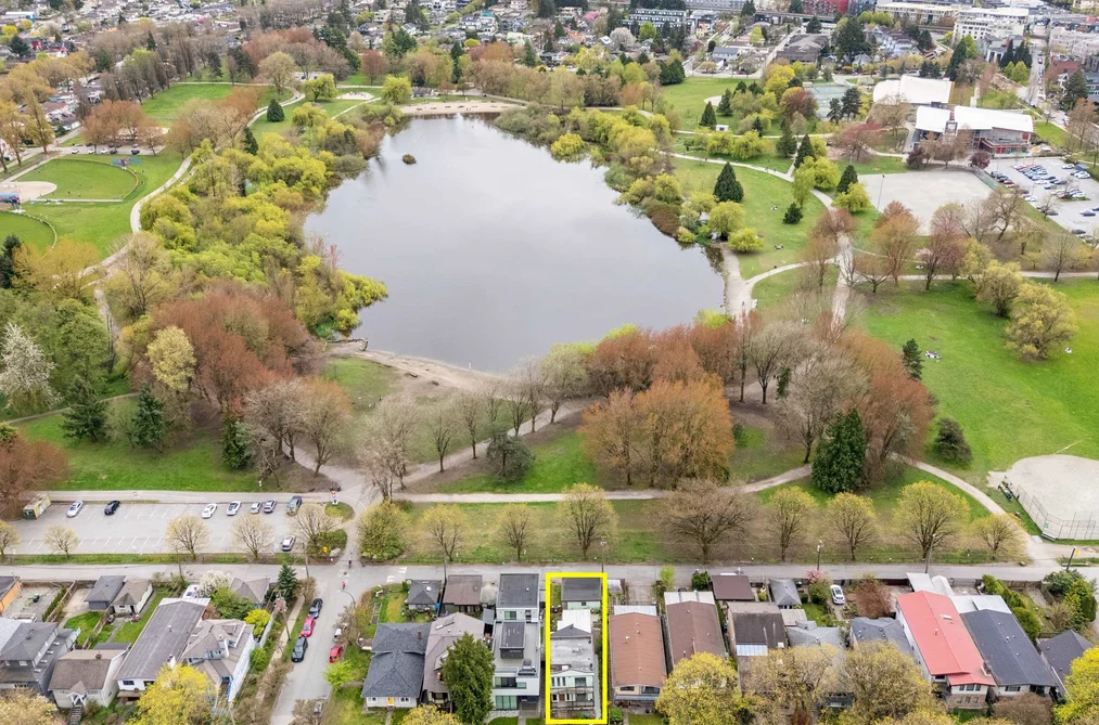 House for sale at 2056 E 13th Avenue Vancouver British Columbia - MLS: R3113991