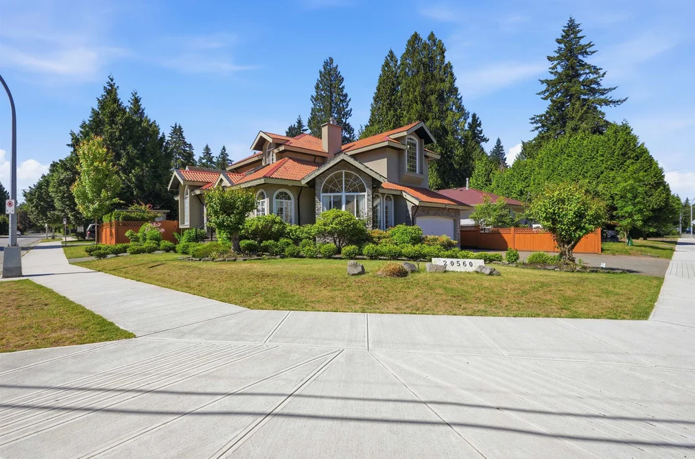 House for sale at 20560 46a Avenue Langley British Columbia - MLS: R3135940