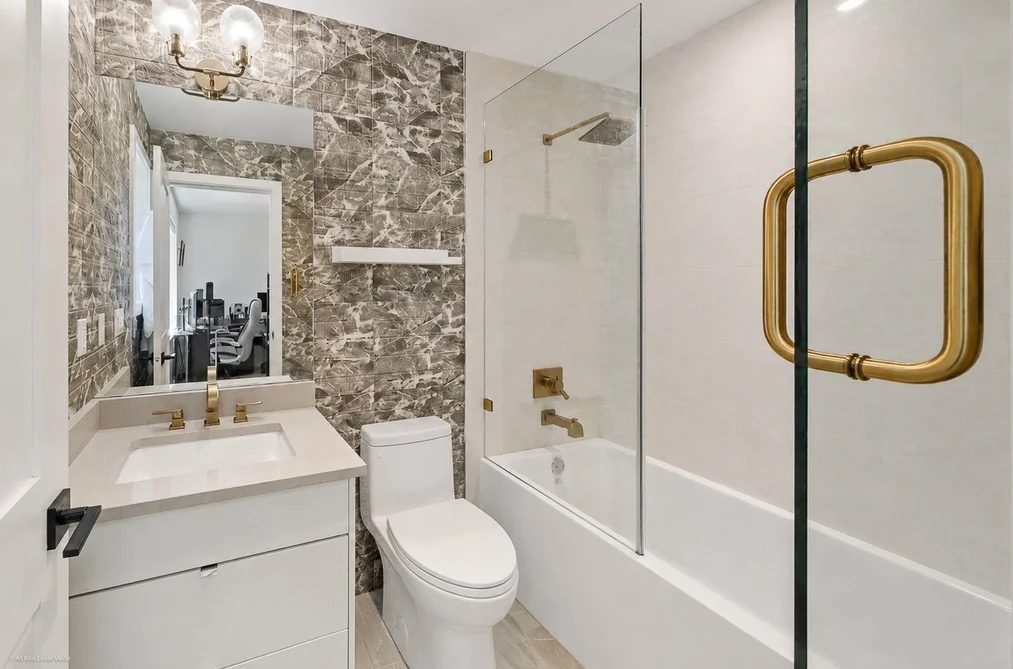 20562 46B AVENUE, Langley BC V3A 8J9, Langley BC — Residential for Sale — Photo 17 of 40