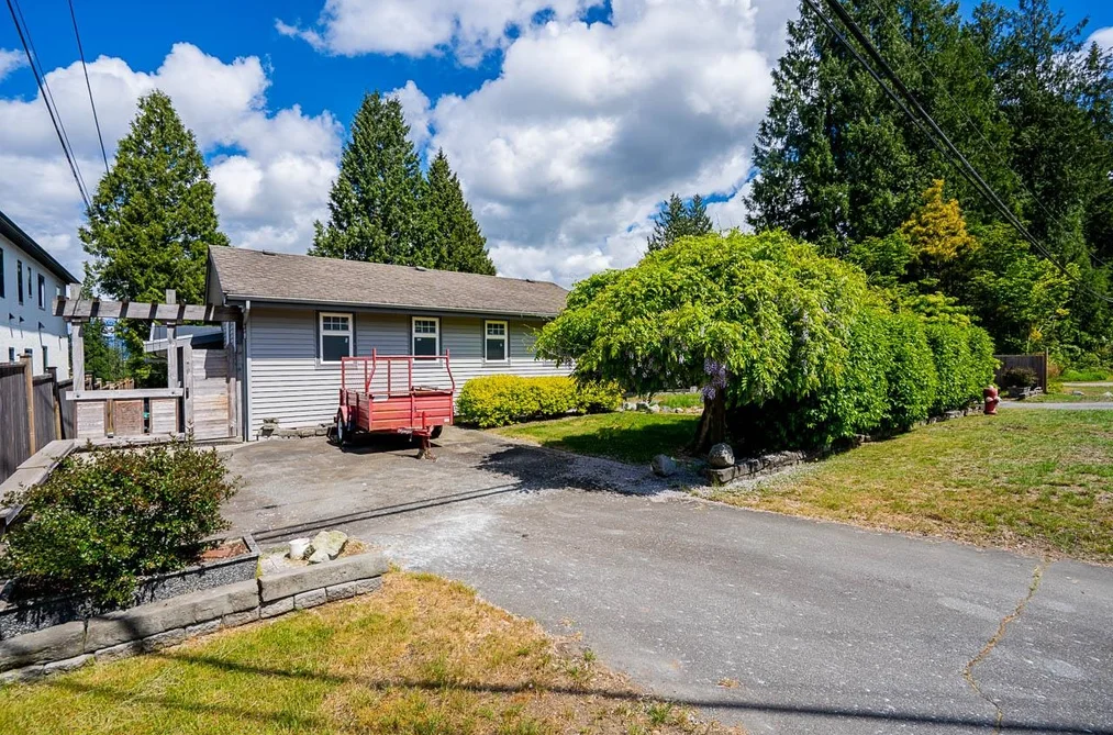 20571 46A AVENUE, Langley BC V3A 3J7, Langley BC — Residential for Sale - Photo 2
