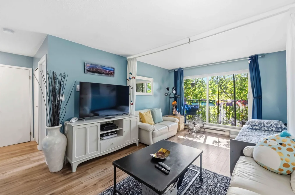Condo for sale at 206 10468 148 Street Surrey British Columbia - MLS: R3140926