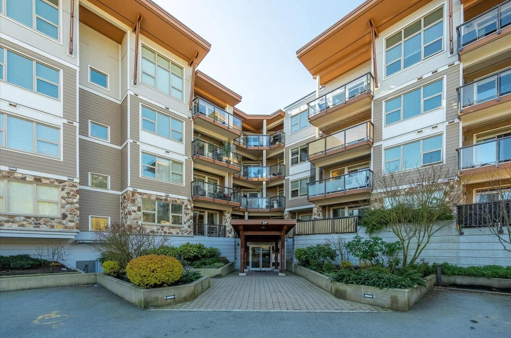 Condo for sale at 206 1150 Bailey Street Squamish British Columbia - MLS: R3110886