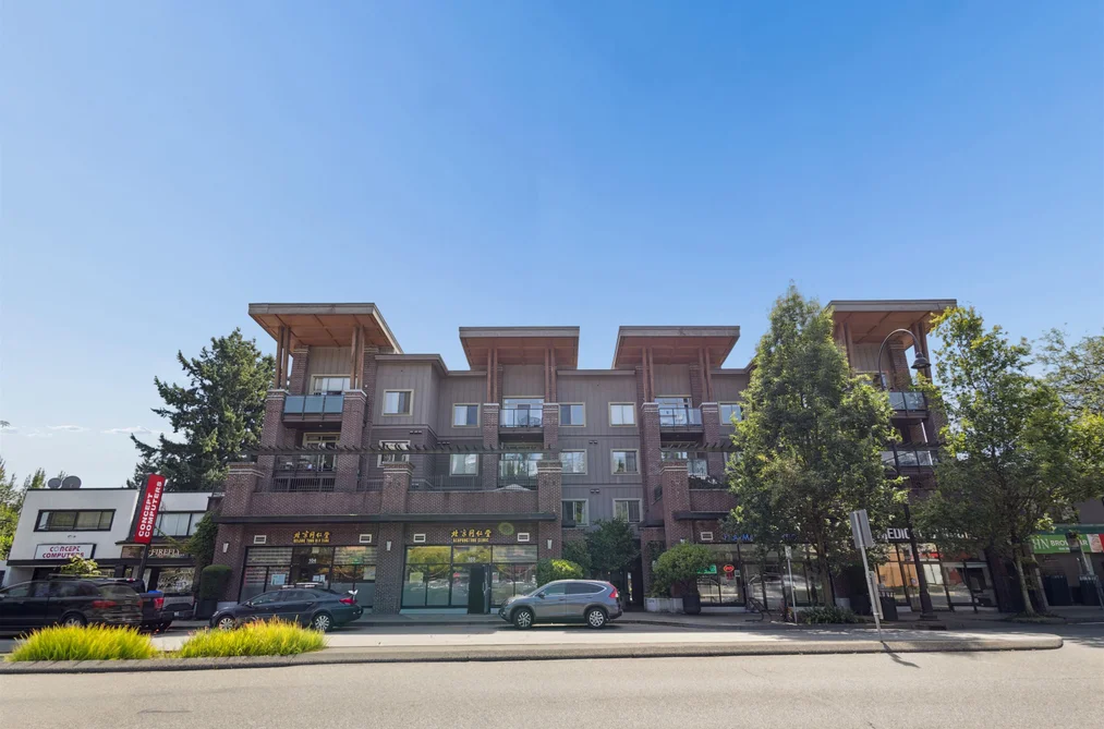 Condo for sale at 206 1273 Marine Drive North Vancouver British Columbia - MLS: R3154847