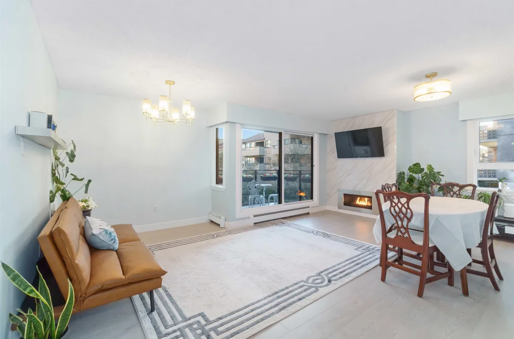 206 1340 DUCHESS AVENUE, West Vancouver BC V7T 1H6, West Vancouver BC — Residential for Sale - Photo 2