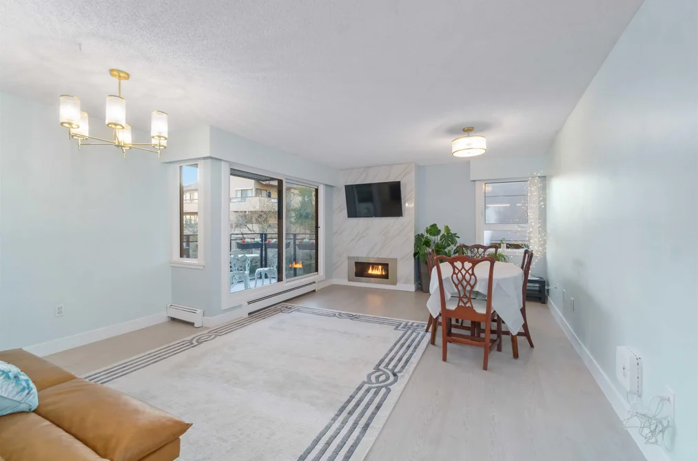 206 1340 DUCHESS AVENUE, West Vancouver BC V7T 1H6, West Vancouver BC — Residential for Sale - Photo 3