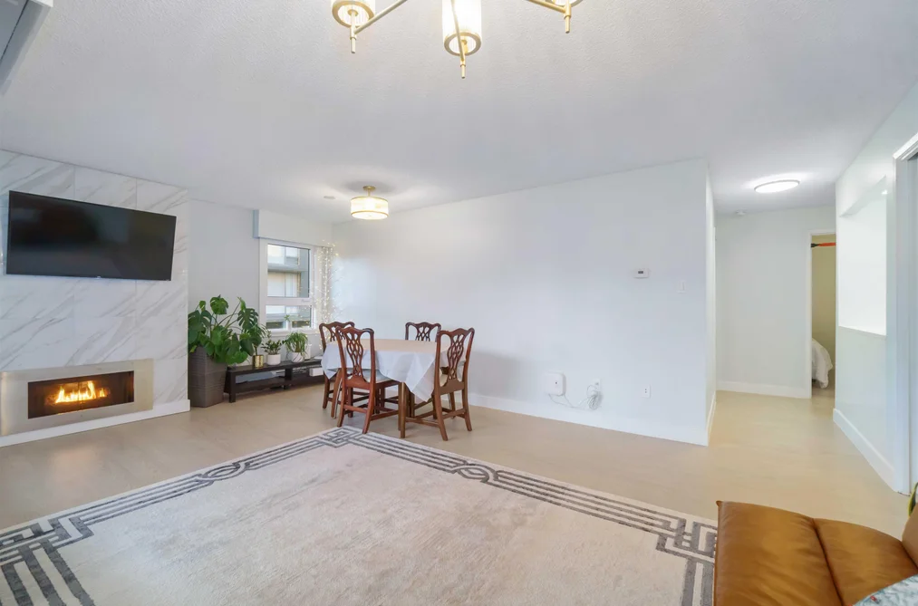 206 1340 DUCHESS AVENUE, West Vancouver BC V7T 1H6, West Vancouver BC — Residential for Sale - Photo 4