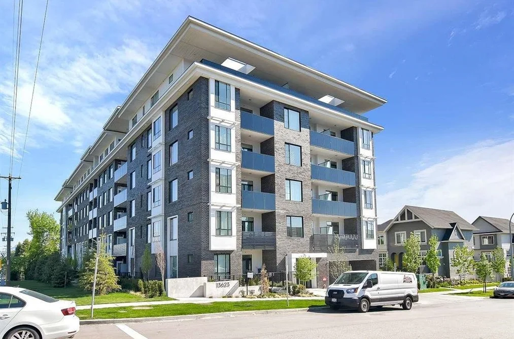 Condo for sale at 206 13623 81a Avenue Surrey British Columbia - MLS: R3110982