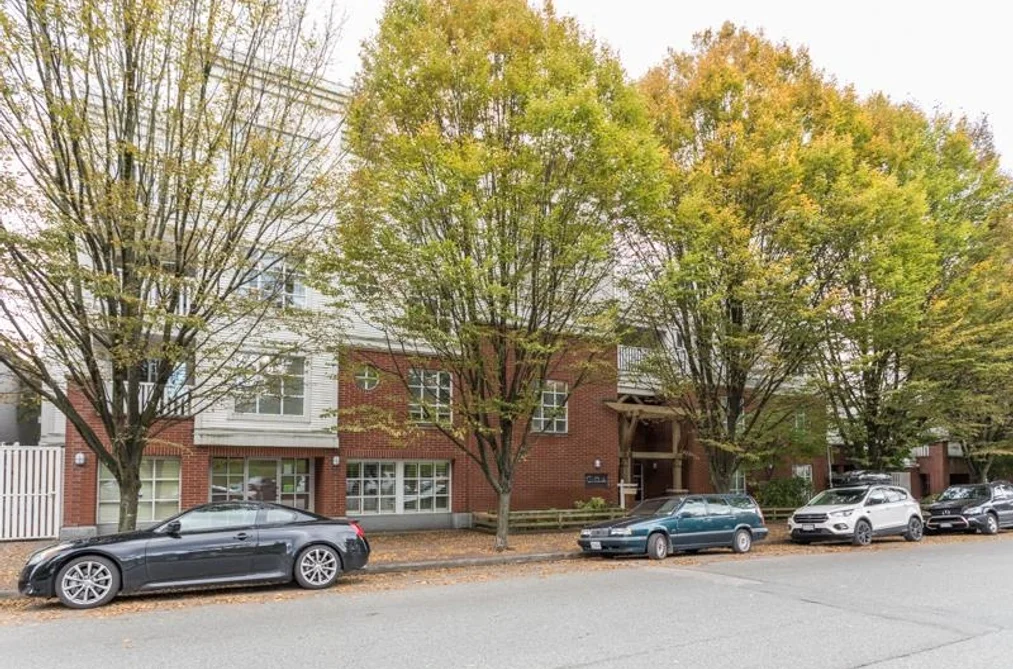 137 E 1st St Unit 206, North Vancouver, BC - MLS: R3176997
