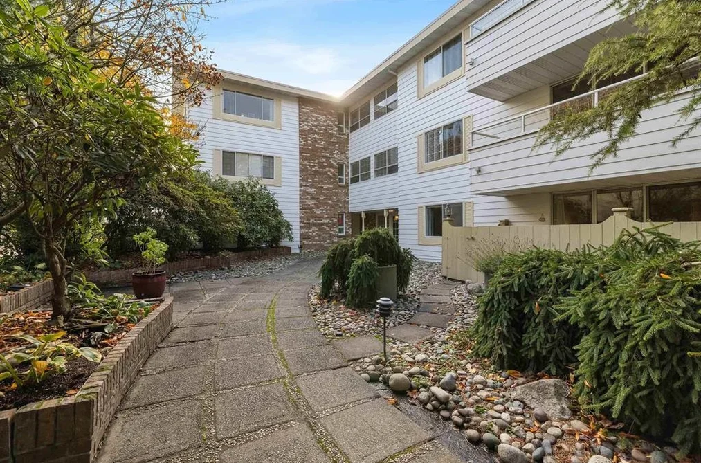 Condo for sale at 206 15010 Roper Avenue Surrey British Columbia - MLS: R3126611