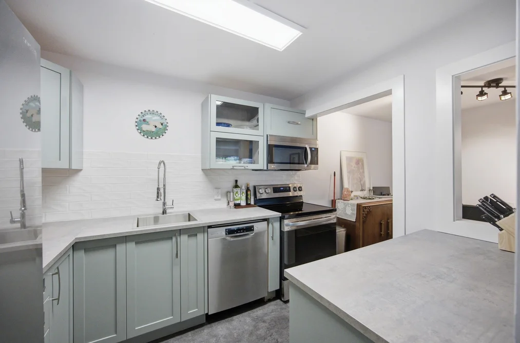 206 1555 FIR STREET, White Rock BC V4B 4B6, White Rock BC — Residential for Sale — Photo 4 of 25