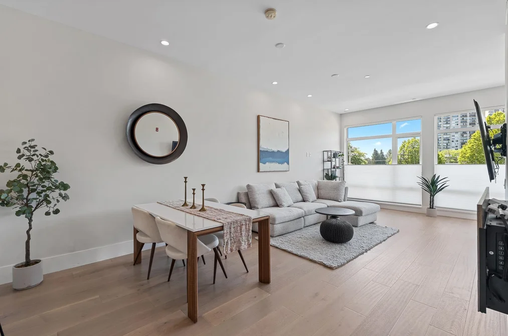 Condo for sale at 206 1591 Bowser Avenue North Vancouver British Columbia - MLS: R3145893