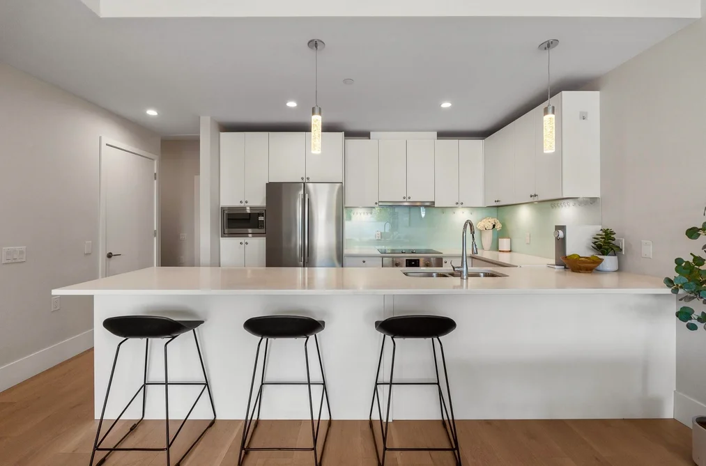 Condo for sale at 206 1591 Bowser Avenue North Vancouver British Columbia - MLS: R3145893