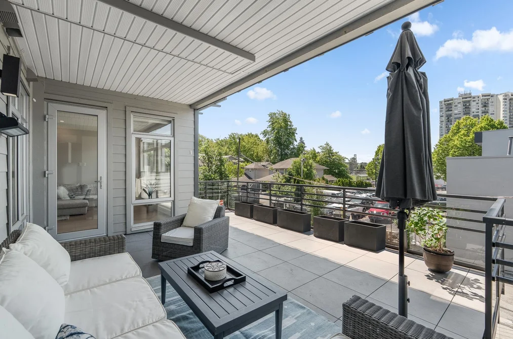 206 1591 BOWSER AVENUE, North Vancouver BC V7P 2Y4, North Vancouver BC — Residential for Sale - Photo 2