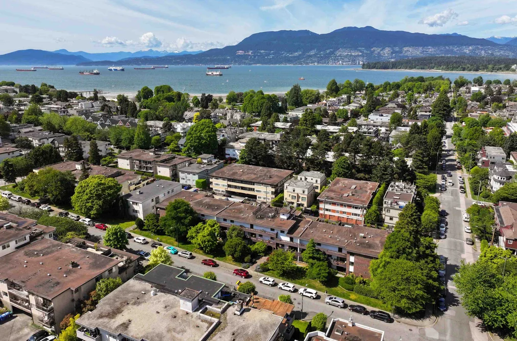 Condo for sale at 206 2025 W 2nd Avenue Vancouver British Columbia - MLS: R3128345