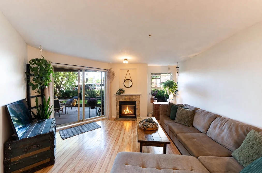 Condo for sale at 206 215 Twelfth Street New Westminster British Columbia - MLS: R3167737