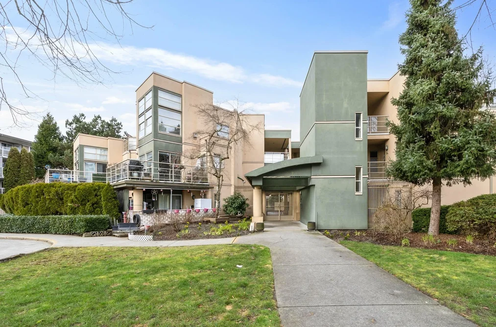 Condo for sale at 206 22277 122 Avenue Maple Ridge British Columbia - MLS: R3094687