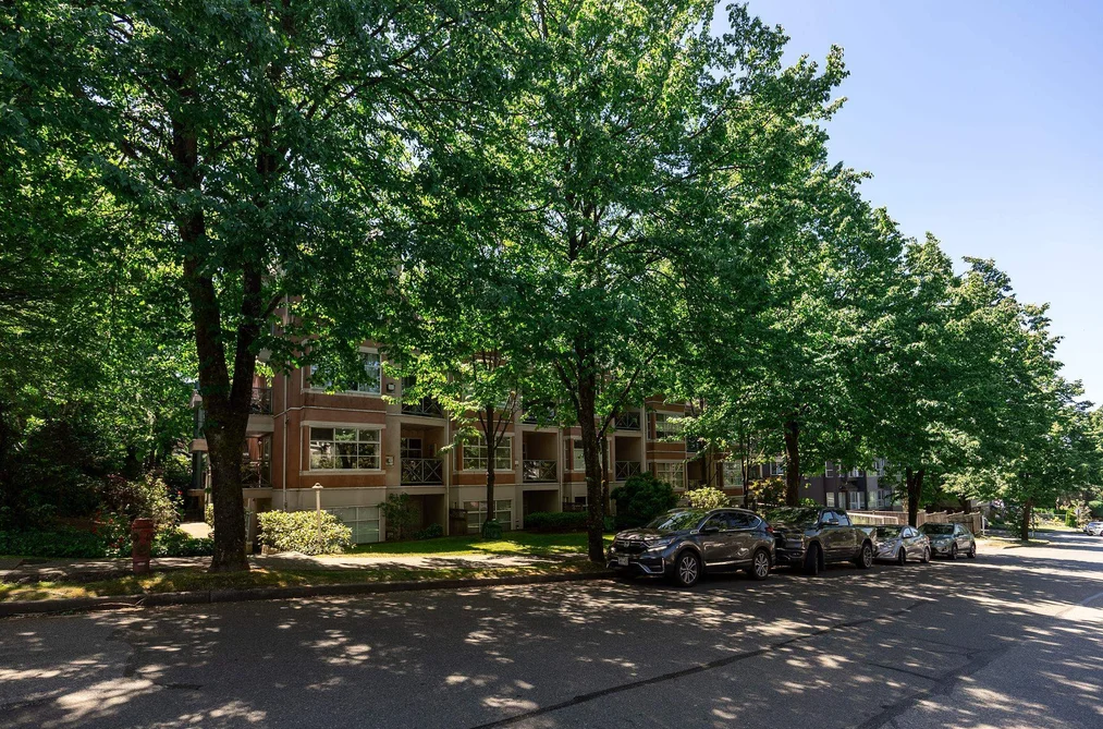 Condo for sale at 206 2388 Triumph Street Vancouver British Columbia - MLS: R3132239