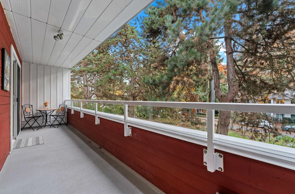 206 250 W 1ST STREET, North Vancouver BC V7M 1B4, North Vancouver BC — Residential for Sale - Photo 2