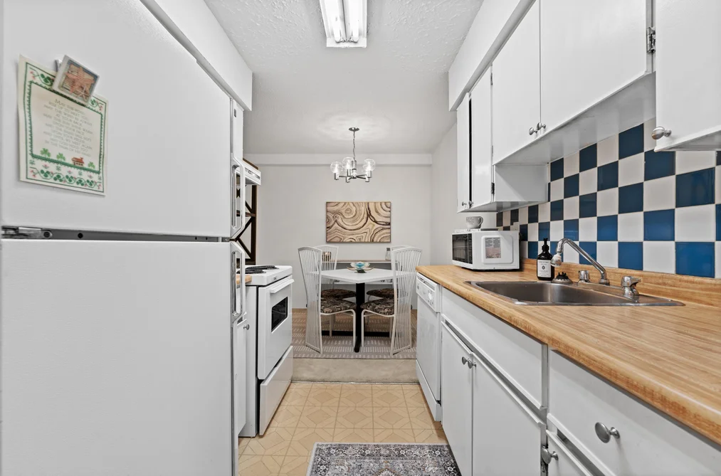 206 250 W 1ST STREET, North Vancouver BC V7M 1B4, North Vancouver BC — Residential for Sale - Photo 5