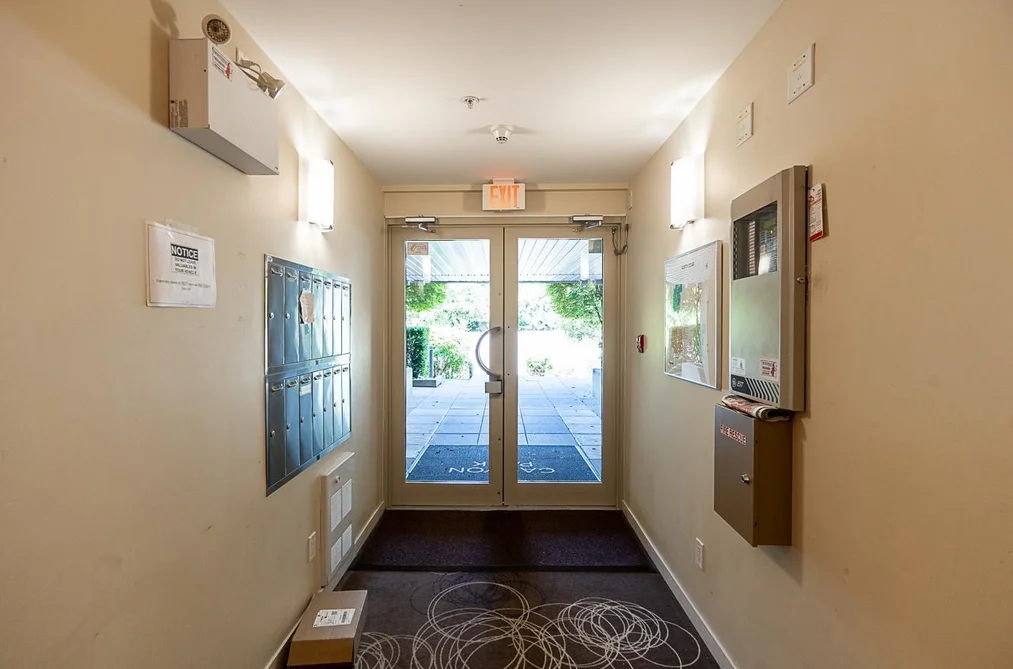206 2832 CAPILANO ROAD, North Vancouver BC V7R 4H5, North Vancouver BC — Residential for Sale — Photo 4 of 38