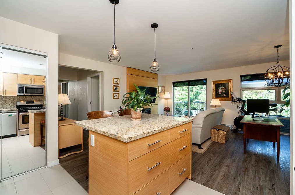 206 2832 CAPILANO ROAD, North Vancouver BC V7R 4H5, North Vancouver BC — Residential for Sale — Photo 8 of 38