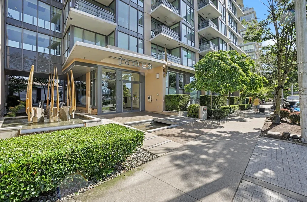 206 288 1ST AVENUE, Vancouver BC V5Y 0E9, Vancouver BC — Residential for Sale — Photo 3 of 35