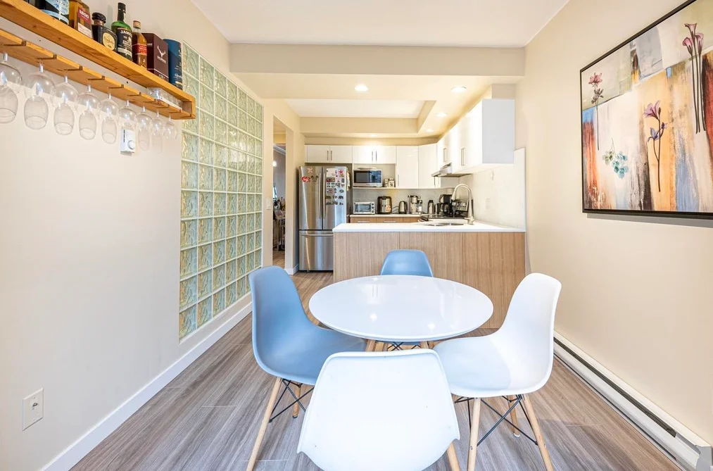 206 3151 WOODBINE DRIVE, North Vancouver BC V7R 2S4, North Vancouver BC — Residential for Sale - Photo 2