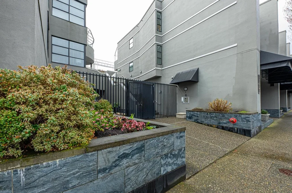 206 3151 WOODBINE DRIVE, North Vancouver BC V7R 2S4, North Vancouver BC — Residential for Sale - Photo 7