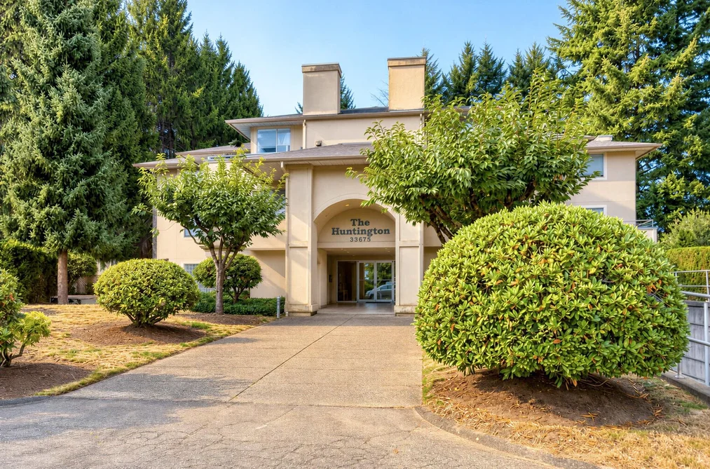 Condo for sale at 206 33675 Marshall Road Abbotsford British Columbia - MLS: R3166155