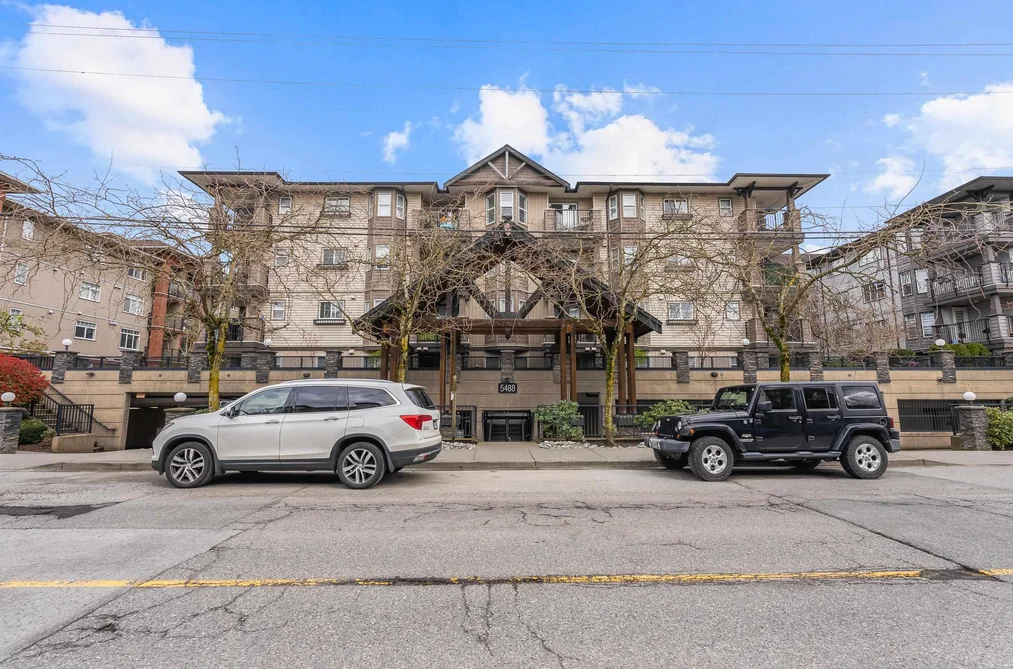 Condo for sale at 206 5488 198 Street Langley British Columbia - MLS: R3106897