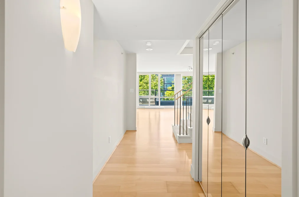 206-560 Nicola Street, Vancouver, BC - Condo for Sale - Photo 3 of 33 206-560 Nicola Street, Vancouver, BC - Condo for Sale - Photo 3 of 33